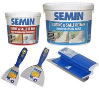 Semin Spécial rénovation salle de bains et cuisine pour 25m², composé d'un Enduit de Rebouchage de Lissage spécial Pièces Humides et des outils nécessaires à la réalisation de cette rénovation