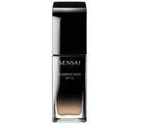Sensai Beauty Glowing Base Sensai Foundation Fp10 avec un résultat soigné pour une routine de beauté