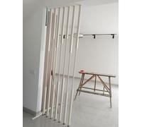 Séparateur de pièce réglable à lattes pour diviser l'espace dans un studio, appartement, salle de bain