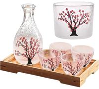 Service à saké en verre artisanal orné de fleurs de cerisier, comprenant une carafe, 4 tasses et un chauffe-tasses.