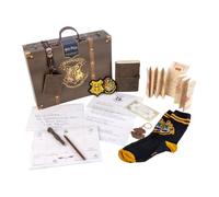 Set Cadeau Collector Harry Potter Unisexe - Pack 9 pièces sous Licence Officielle Poudlard (Valise, Chaussettes, Baguette, Porte-clés, Patch, Cahier et Papeterie), idée Cadeau Hiver et Noël, Taille