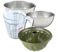 Zenker 9380050 Set Moule à Kouglof 25 cm en Acier Antiadhésif ILAG sans PFAS et Cire de Carnauba, Kougelhopfs Salés et Sucrés, 2 Bols Inox 20,5 et 25 cm, Verre Mesureur Plastique 1 L, Spatule, Vert