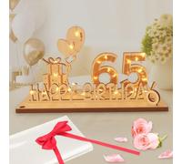 Seutgjie Carte Anniversaire 65 Ans, Décoration d’anniversaire Cadeau Homme Femme avec Chaîne Lumineuse LED & Nœud Papillon & Papier Cadeau, Panneau en Bois Cadeau Argent Décoration de Table Livre d'or