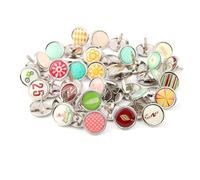 SGERUFZ 50 Pièces Attaches Parisiennes Métalliques 1,4x1,4 cm Épingles Revêtues de Résine Époxy Transparente pour Scrapbooking, Décorations et DIY Motifs Colorés Aléatoires