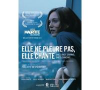 She Is Not Crying, She Is Singing ( Elle ne pleure pas, elle chante ) ( She Isn't Crying, She's Singing ) [ NON-USA FORMAT, PAL, Reg.0 Import - France ]