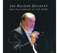 She Was Looking at the Moon [Import allemand]