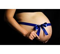 Shooting Grossesse ou Naissance en studio d 1h avec 5 photos optimisées pour 1 ou 2 personnes