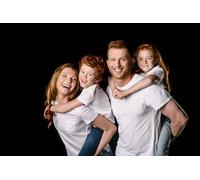 Shooting photo d 1h en studio pro et 5 photos au choix optimisées pour un groupe de max. 4 personnes