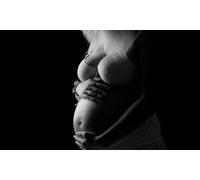 Shooting photo en studio pour 2 personnes avec 2 photos retouchées remise sur papier en format 15X21 et CD