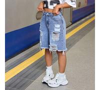 Short en jean ample déchiré bleu clair taille haute style années 2000 pour préadolescentes, avec ourlet brut. Shorts de cycliste d'été, tenues bohèmes pour concerts, festivals de plage. Tenues d'été m