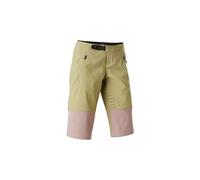 Short femme fox defend khaki