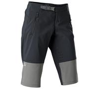Short femme fox defend noir