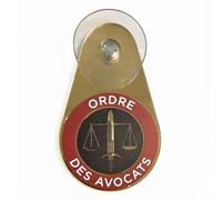 Signalétique.biz France Macaron Avocat - Insigne doré Avocat à Ventouse - Plaque Avocat pour Pare-Brise
