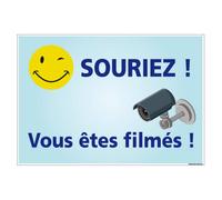 Signalétique.biz France - Panneau Souriez Vous Etes Filmés - Protection anti-UV - Dimensions 210x300 mm - Adhésif