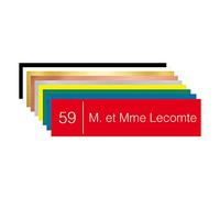 Signalétique.biz France - Plaque boîte aux lettres personnalisable. (BAL0004). Numéro Maison + Nom. Plaque nominative PVC 10 x 2,5 cm autocollante - Rouge - Helvetica light