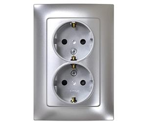 SIMON Double prise Schuko Simon 10, 250 V, 10 A, prise murale plate et fine, facile à installer, avec cadre, couvercle et mécanisme inclus, base féminine, couleur aluminium