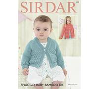 Sirdar 4733 Patron de tricot pour bébé et fille Col rond et col en V Gilet en Couverture douillette pour bébé en bambou DK