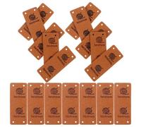 Sirxlevcy 50 Pièces Étiquette en Simili Cuir Étiquette Faite à la Main Étiquettes Pliantes Faites à la Main Bouton avec Trous Étiquette en Relief Embellissement Tricot Facile à Utiliser