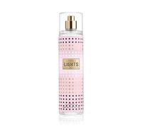 SJP Lovely Lights Brume corporelle pour femme - Parfum séduisant inspiré du mélange de notes florales, boisées et musquées de chèvrefeuille, gardénia, ambre et bois de santal 236 ml