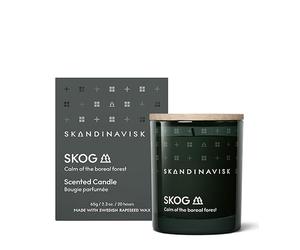 Skandinavisk SKOG 'Forêt' Mini Bougie Parfumée. Notes parfumées: Aiguilles et Pommes de Pin, Sève de Bouleau et Muguet des Sous-bois. 65 g.