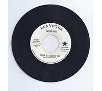 SKEETER DAVIS - SKEETER DAVIS - let me get close to you/ face of a clown RCA 8397 (45 vinyl single record)