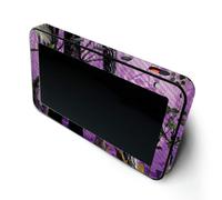 Skin en fibre de carbone de Mighlyskins pour Amazon Echo Show 5 (Gen 1 et Gen 2) - Purple Tree Camo | Finition en fibre de carbone textur e durab