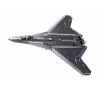 Sluban ModelBricks J-50S Avion de Chasse 1/44, 879 Pièces | Revêtement Argent Titane, Figurine Pilote Incluse, Âges 12-18 Ans, Socle d'Exposition, 879 Briques
