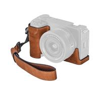 SMALLRIG Demi-Étui Cuir pour Sony ZV-E10 II - 4889 | Style vintage, cadre alliage d'aluminium. Trou fileté 1/4"-20 intégré. Dragonne incluse. Finition marron.