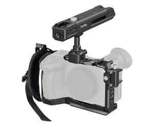 SMALLRIG Kit Cage pour Sony FX2, Cage à Dégagement Rapide HawkLock avec Poignée Supérieure, Dragonne et Serre-Câble pour HDMI, Rail OTAN/Plaque QR intégrée pour Arca - 5589