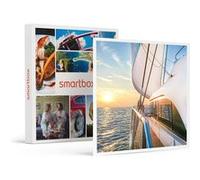 SMARTBOX - Coffret Cadeau Balade en catamaran pour 2 adultes et 1 enfant depuis La Rochelle au coucher du soleil-Sport & Aventure G