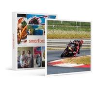 Coffret Cadeau SMARTBOX - Baptême passager en moto : 3 tours à l'arrière d'un pilote professionnel sur le circuit de Pau-Arnos- Sport & Aventure G