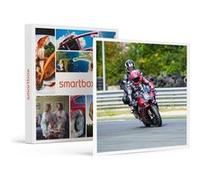Baptême Passager En Moto : 3 Tours À L'arrière D'un Pilote Professionnel Sur Le Circuit De Magny-Cours - Smartbox - Coffret Cadeau Sport & Aventure