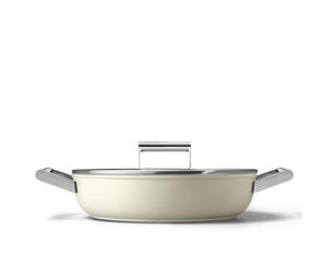 Smeg, Poêle anti-adhésive DPF2812CRM diamètre 28 cm revêtement céramique sans PFAS poignées en acier inoxydable tous feux jusqu'à 250 °C au four capacité 4,3 L crème mat