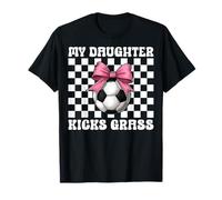 Soccer Mom Soccer Mama Coquette Bow Ma fille donne un coup de pied dans l'herbe T-Shirt
