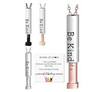 Soit : le design captivant de l'accessoire Owthis, qui garantit la polyvalence et le captivant de l'accessoire Owthis, qui garantit illégale avec n'importe quel vêtement, créant une déclaration