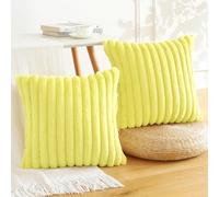 Soleebee Lot de 2 housses de coussin décoratives en velours doux en fourrure synthétique pour canapé, chambre à coucher, maison, voiture, 60 x 60 cm, jaune