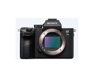 Sony α7 III Boîtier MILC 24.2MP CMOS Plein Format 6000x4000 pixels, Stabilisation 5 axes, Vidéo 4K HDR, ISO 50-204800, AF 693 Points, Double Slot SD UHS-II