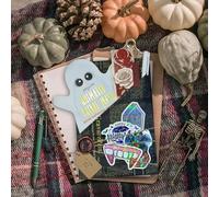 Sorcière d'Halloween avec un livre, date aveugle avec des livres effrayants, horreur mystérieuse Halloween Blind Date avec un livre, contes cothiques effrayants, ensemble pour les amateurs de livres