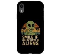 Souriez si vous croyez aux extraterrestres, amateurs de science-fiction Coque pour iPhone XR