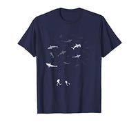 Sous-marin plongée requin plongeurs en haute mer T-Shirt