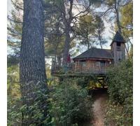 Sport Découverte Nuit en Cabane dans les Arbres avec Jacuzzi près de Marseille