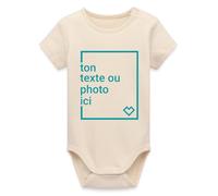Spreadshirt Cadeaux de bébé personnalisables | Créez votre propre design avec photo et texte | Body bébé manches courtes bio Stanley/Stella, 0-3 mois, écru doux