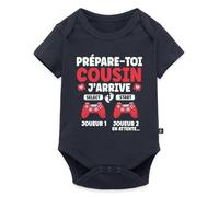 Spreadshirt Level Up Futur Cousin 2025 Annonce Grossesse Gaming Body Manches Courtes Bébé Bio, 62 (2-3 mois), bleu marine