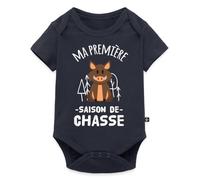 Spreadshirt Ma Première Saison de Chasse Au Sanglier Cadeau Chasseur Body Manches Courtes Bébé Bio, 74 (6-9 mois), bleu marine