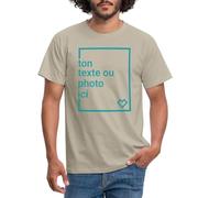 Spreadshirt Tee Shirt Personnalisable Homme, Créez Votre Propre T Shirt Personnalisé avec Photo et Texte Impression Face, Idée Cadeau Homme, Anniversaire, Fête des Pères, EVG, XL, Beige Sable