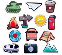 Spunklad Lot de 13 breloques de chaussures de camping pour sandales crocs, accessoires de voyage pour garçons, filles, adolescents, adultes, hommes, femmes