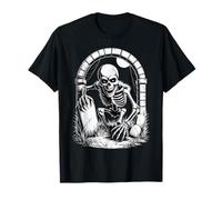 Squelette Mort-Vivant dans l'arche du cimetière au Clair de Lune T-Shirt