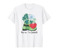 St. Patricks Day GNOME and Shamrock Decor for Women Kiss Me T-Shirt