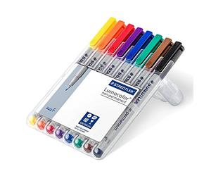 Staedtler 316 WP8 Lumocolor Lot de 8 stylos universels à pointe F, environ 0,6 mm, non permanents, dans une boîte (8 compartiments assortis, 1 boîte, pointe F | non permanent)