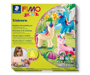 STAEDTLER 8034 19 LZ03 FIMO Kids Form&Play Ensemble de pâte polymère à modeler « Licorne » (lot de 4 blocs, autocollants, outils de modélisation et arrière-plan)